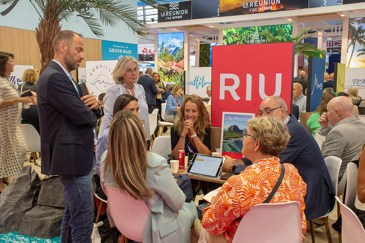 L'île Maurice confirme sa position de leader de destination long-courrier préférée des Français avec une croissance continue en 2024